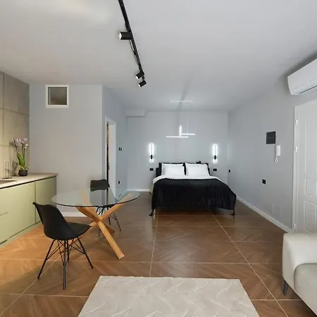 The House Of Flowers Apartment Shkoder