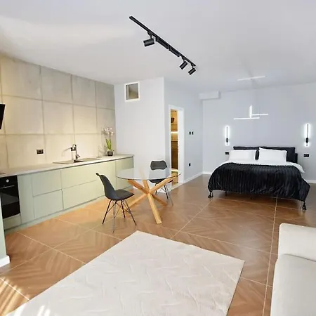 The House Of Flowers Apartment Shkoder