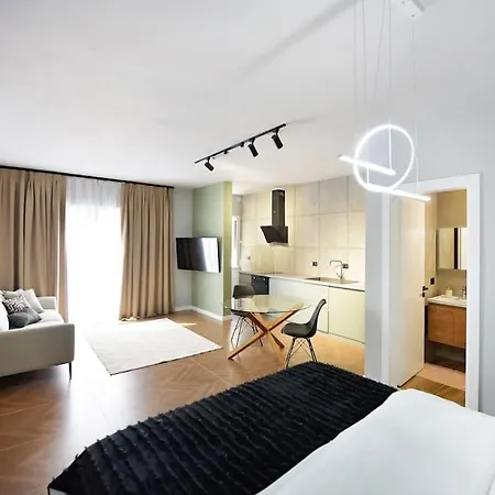 The House Of Flowers Apartment Shkoder
