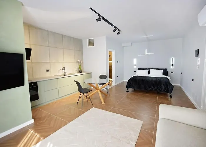 The House Of Flowers Apartment Shkoder